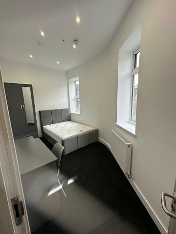 3 bedroom apartment to rent - Photo 5