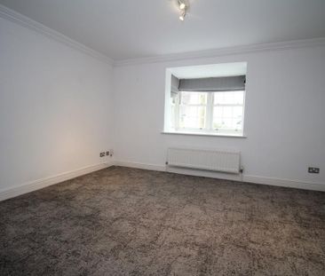 3 bedroom end of terrace house to rent - Photo 2