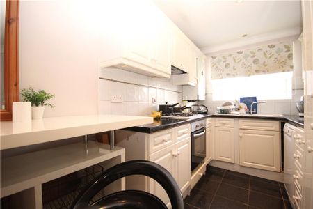West Road, Guildford, Surrey, GU1 2AS - Photo 3