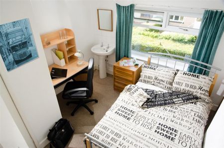 3 bedroom private hall to rent - Photo 2