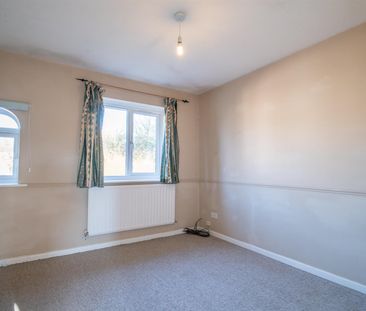 The Cornfields, Basingstoke - Photo 3