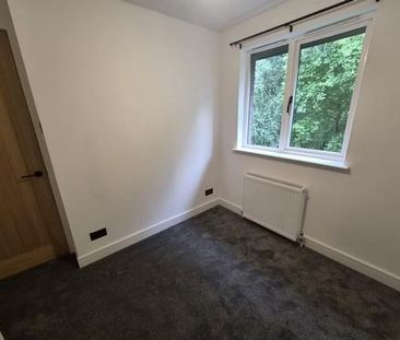 4 bedroom detached house to rent - Photo 4