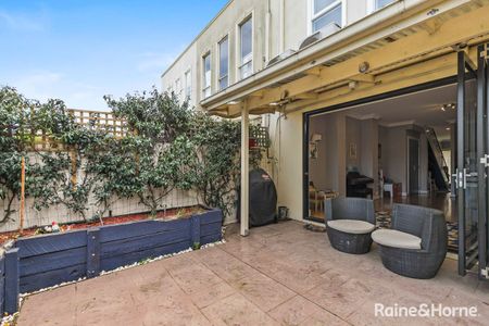 2/171 Mason Street, Newport, VIC 3015 - Photo 4