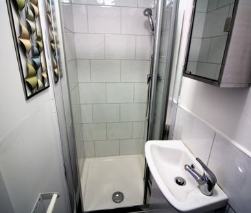 Room 2, Flat 1 - Photo 5