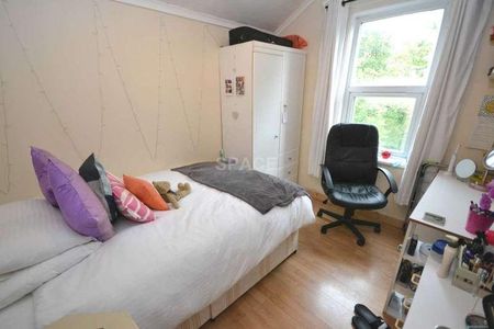 Grange Avenue, Reading, Berkshire, RG6 - Photo 3
