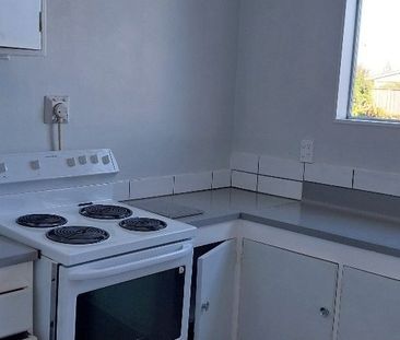 46 Awamutu Grove, Waiwhetu - Photo 2