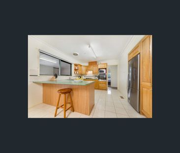 33 Ainslie Park Ave, Croydon, Vic 3136 - Photo 4