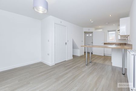 Gamble Avenue, Leicester, Fleckney - Photo 2