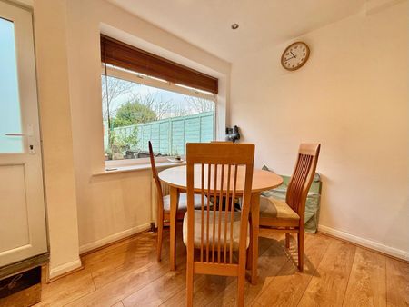 3 bedroom semi-detached house to rent - Photo 3