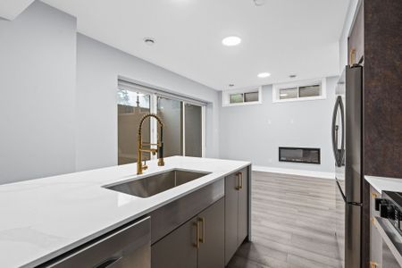 For Lease - 884 Byron Avenue Unit# B, Carlingwood - Westboro and Area, Ontario - Photo 5