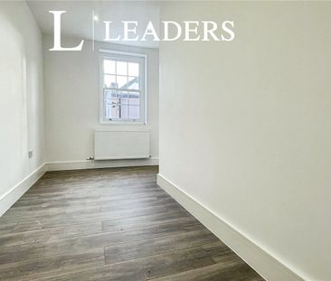 3 bedroom apartment to rent East Street, Rochford, Essex, SS4 - Photo 6