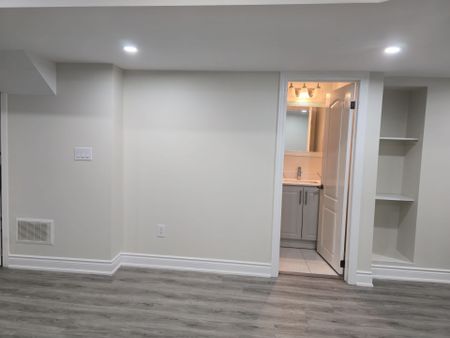 For Lease - 23 Elverton Crescent Unit# Basement Apartment, Brampton, Ontario - Photo 5