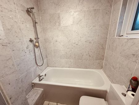 2 bedroom maisonette to rent - Photo 5