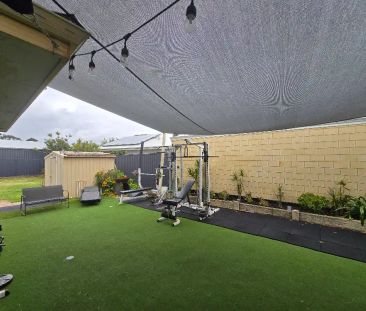 “SPACIOUS FAMILY HOME IN QUIET CUL DE SAC” - Photo 5