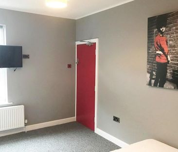 1 bedroom in a house share to rent - Photo 3