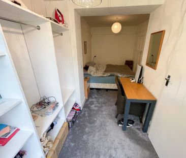 To Rent Sea Road, Boscombe, Bournemouth, BH5 £1,350 pcm Tenancy Info - Photo 5