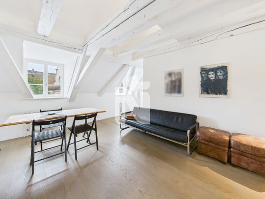 Grosszügige, möblierte 2.5-Zimmer-Maisonette-Wohnung in zentraler Lage beim Spalentor - Photo 1