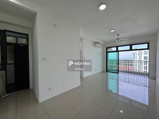 8scape Residences @ Perling - Photo 1