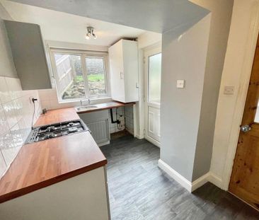 2 bedroom terraced house to rent - Photo 3