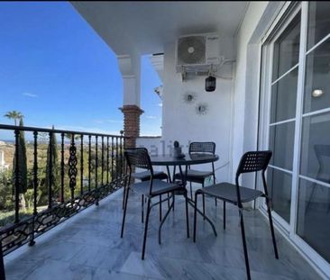 Alquiler de piso en Calle Media Legua - Photo 1