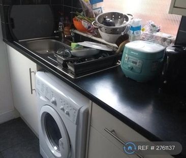 1 bedroom in a house share to rent - Photo 4