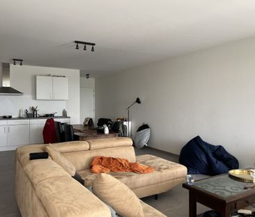 Nieuwbouwappartement met twee slaapkamers en ondergrondse parkeerpl... - Photo 1