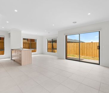 Contact Craig Frost on 0413 108 033 for a Private Inspection - Photo 1