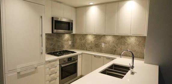 About this Condo in Lower Lonsdale, North Vancouver - Photo 2