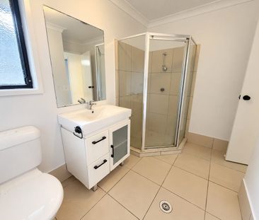 Three Bedroom Family Home - Photo 4