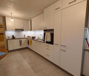 Beautiful bright triplex in an old village house - Photo 1