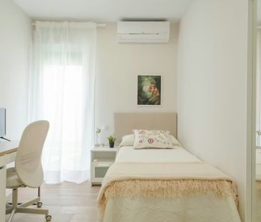 Calle de Antonio Prieto, Madrid, Community of Madrid 28026 - Photo 2