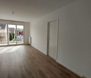 location Appartement T3 DE 66.13m² À PLAISIR - Photo 2
