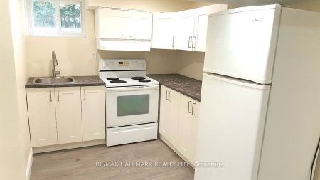 For Lease - 9884 Bayview Avenue Unit# Lower, Richmond Hill, Ontario - Photo 2