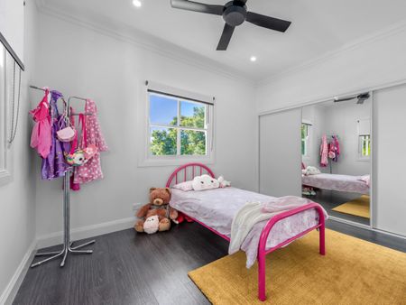 112 Martha Street, Camp Hill QLD 4152 - House For Rent | Domain - Photo 5