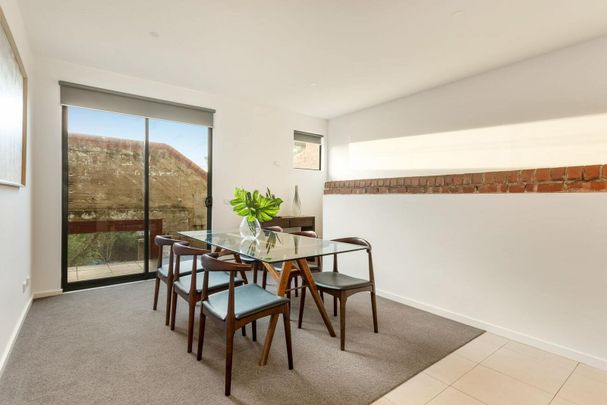 Spacious Light-Filled Townhouse in the Heart of Balaclava - Photo 1