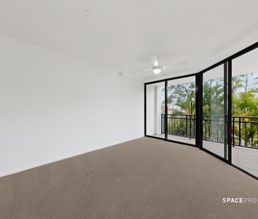 Charming Spring Hill Living Awaits You - Photo 2