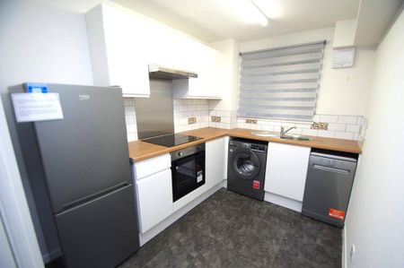 1 bedroom flat to rent - Photo 2