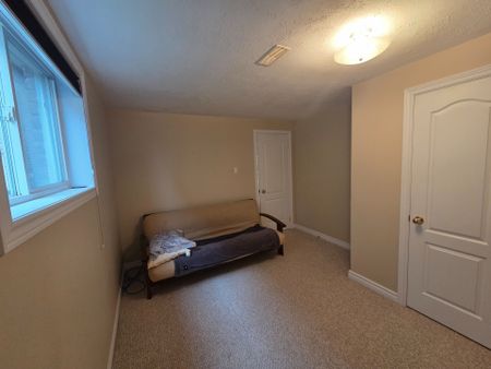 For Lease - 52 Fenning Drive, Clarington, Ontario - Photo 5