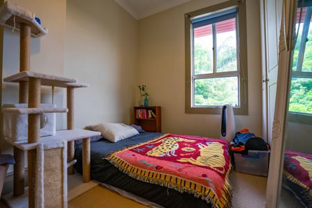 Charming Two Bedroom Terrace House! - Photo 4