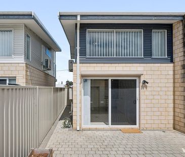 Convenient, Low-Maintenance Living in Yangebup! - Photo 2