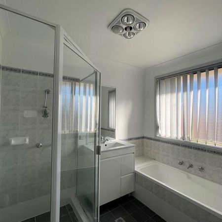 Convenient Living in the Heart of St Marys - Photo 5