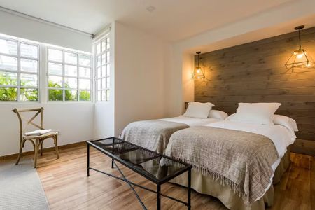 Plaza de San Leandro, Sevilla, Andalusia 41003 - Photo 4