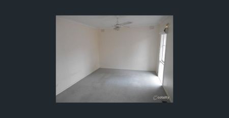 FAMILY COMFORT IN THE HEART OF GLEN WAVERLEY - Photo 2