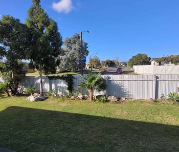 Charming 3BR Home in Tamatea - Photo 5