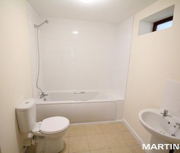 2 bedroom ground floor flat to rent - Photo 5