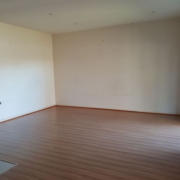 THREE BEDROOM TOWNHOUSE - Photo 1