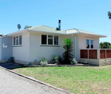 Elevated Three-Bedroom Home with Coastal Outlook - Photo 3