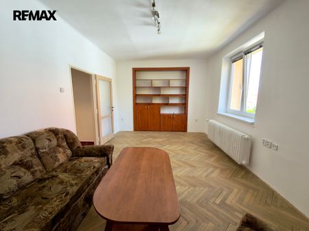 Pronájem bytu 3+1 v osobním vlastnictví 79 m², Praha 9 - Kbely - Фото 2