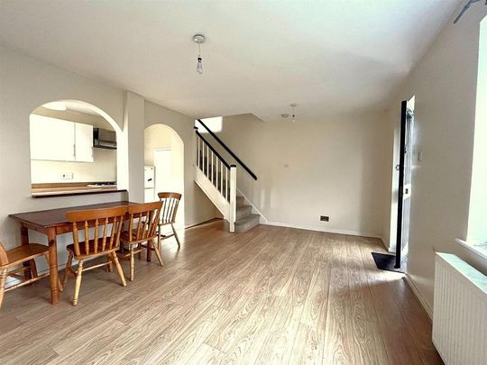 2 bedroom end of terrace house to rent - Photo 1