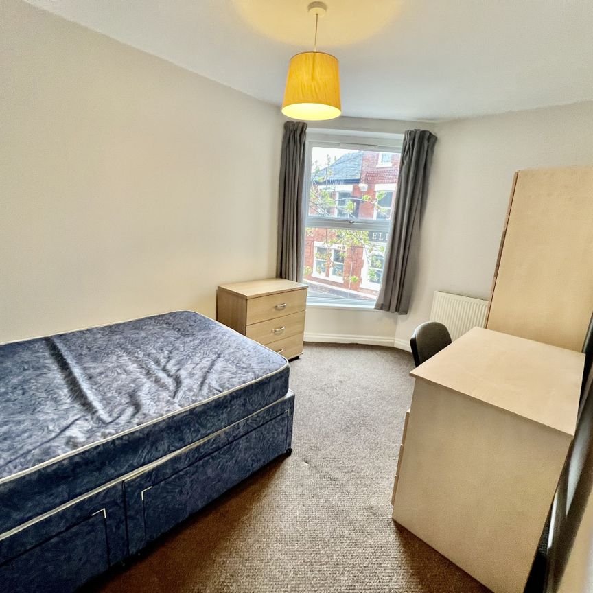 Room 8, 1a, Elmsley Street, Preston - Photo 1